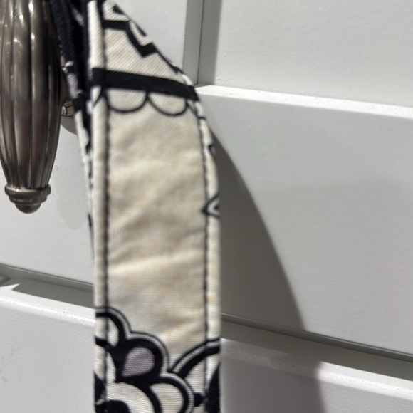 New with tags Vera Bradley midnight Paisley pleated tote - Picture 4 of 7